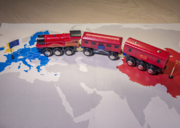 This image shows a train that is traveling from China to Europe. It symbolizes the freight train line between them and was set up a a part of the Belt and Road Initiative (BRI).